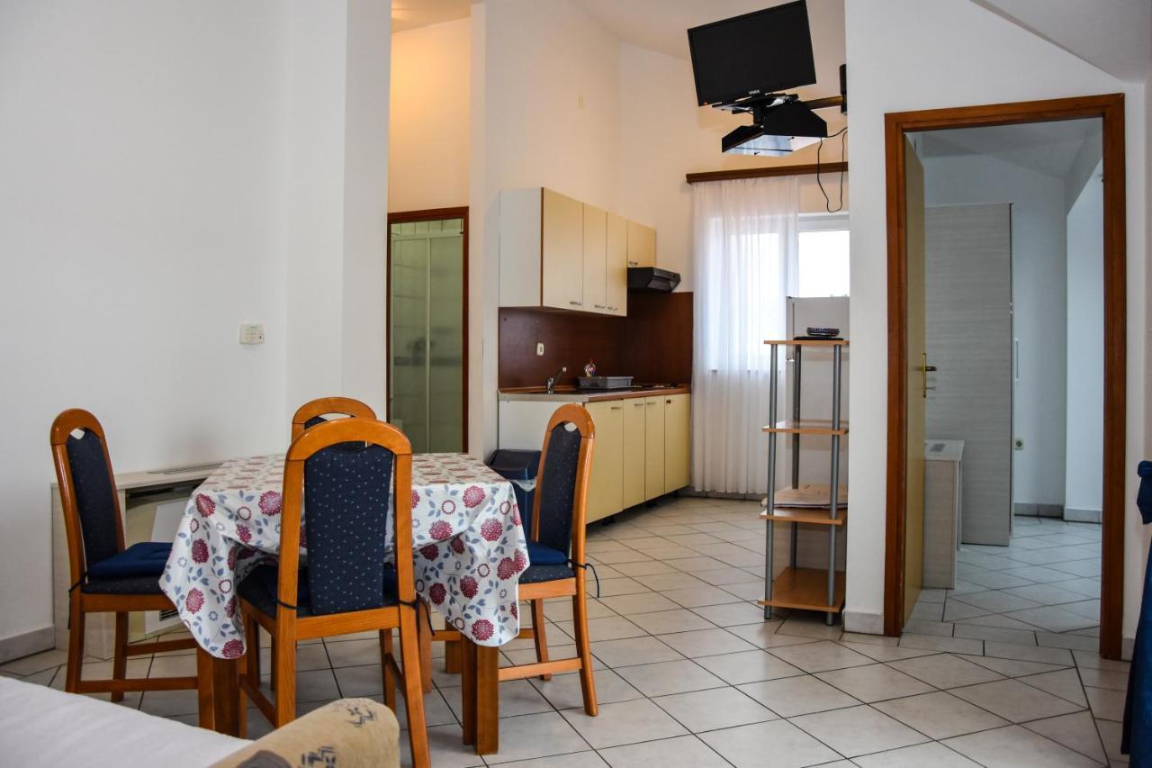 Guest House Frane Pag Town Exteriér fotografie